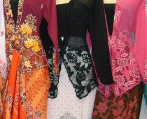 Kebaya Nyonya Moden